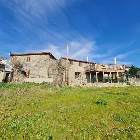 Casa Fondo De Holiday home Chantada